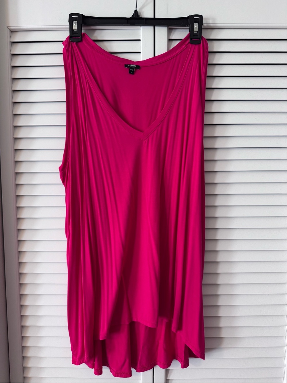 Express Women's V-Neck Sleeveless Tank Top - Fuchsia
